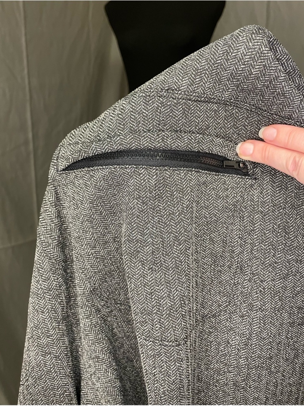 Athleta Gray Herringbone Performance Leggings - Picture 3 of 10